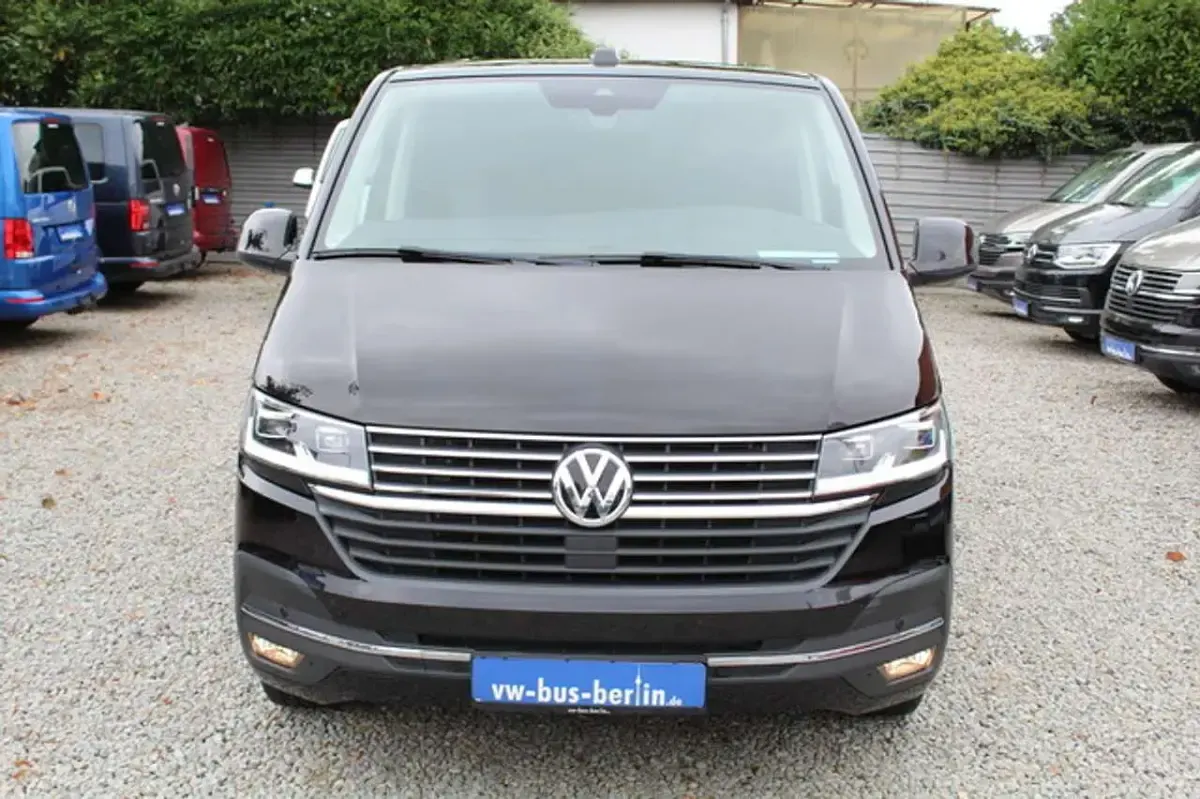 Gebraucht VW Multivan Generation Six 150 PS (110 kW) 2022 Lc9x deep black perleffeckt Van / Kleinbus