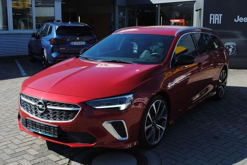 Chili rot/kardio rot Gebraucht 2021 Opel Insignia Kombi | 29.990 € (Fairer Preis) - Bild 1/4