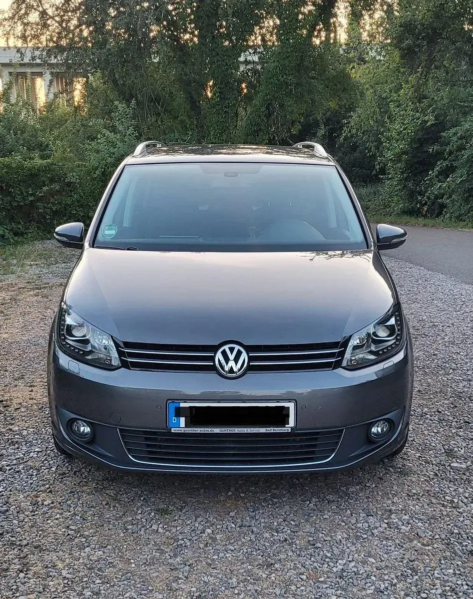 Gebraucht VW Touran Cup 140 PS (102 kW) 2014 Grau Van / Kleinbus