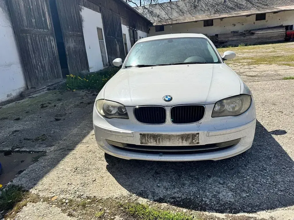 Gebraucht BMW 116 122 PS (89 kW) 2009 Weiß Kleinwagen
