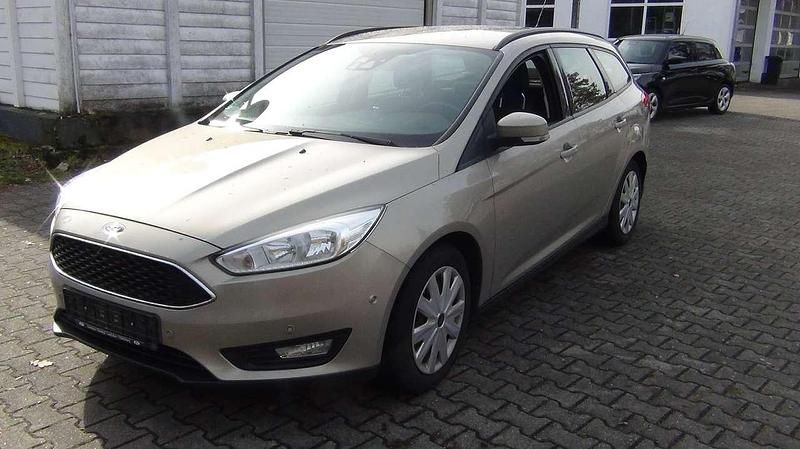 Gebraucht Ford Focus Business Edition 150 PS (110 kW) 2015 Titangrau metallic Kombi