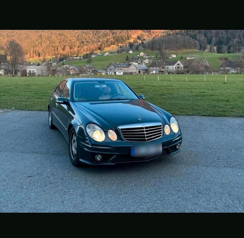 Andere außenfarben Gebraucht 2002 Mercedes E320 AMG Limousine | 3.800 € - Bild 1/4