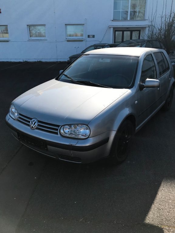 Grau Gebraucht 2002 VW Golf IV Limousine | 890 € (Guter Preis) - Bild 1/4