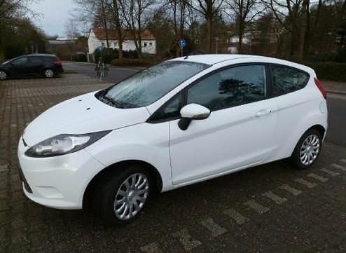 Gebraucht Ford Fiesta 97 PS (71 kW) 2011 Weiß Kleinwagen