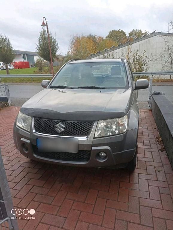 Grau Gebraucht 2006 Suzuki Grand Vitara Comfort SUV | 1.200 € (Superpreis) - Bild 1/4