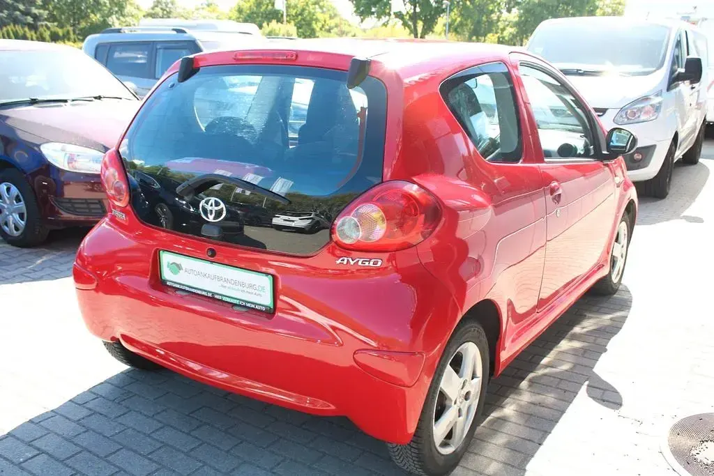 Gebraucht Toyota Aygo Basis 68 PS (50 kW) 2005 Rot Kleinwagen