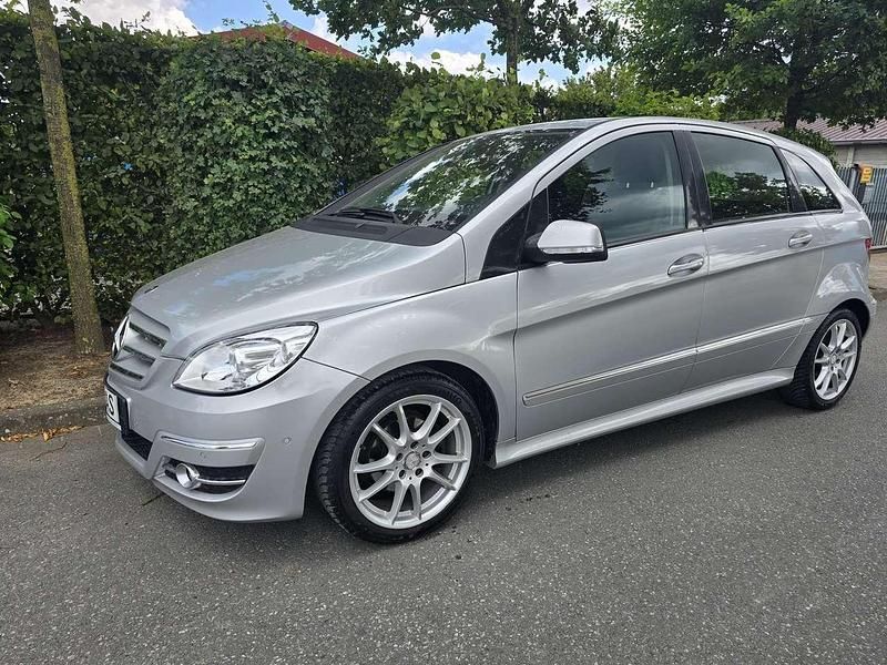 Silber Gebraucht 2008 Mercedes B150 Van / Kleinbus | 5.450 € (Fairer Preis) - Bild 1/4