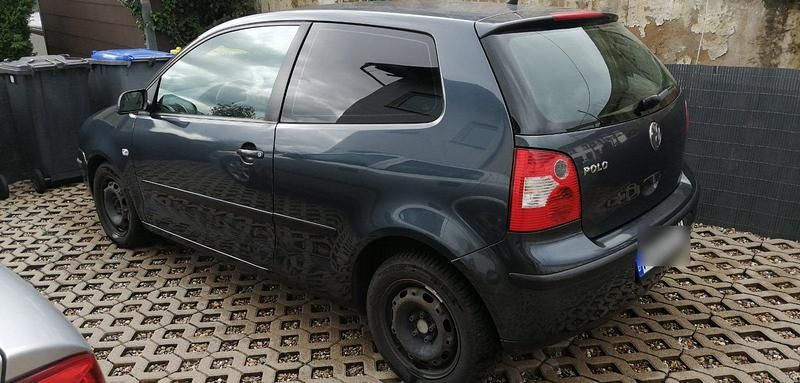 Grau Gebraucht 2003 VW Polo Kleinwagen | 600 € (Fairer Preis) - Bild 1/4