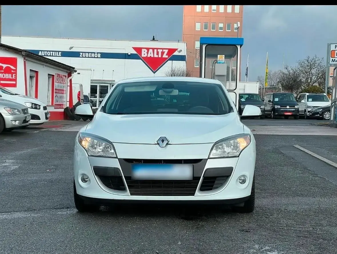 Gebraucht Renault Mégane Coupé 131 PS (96 kW) 2010 Weiß Coupé