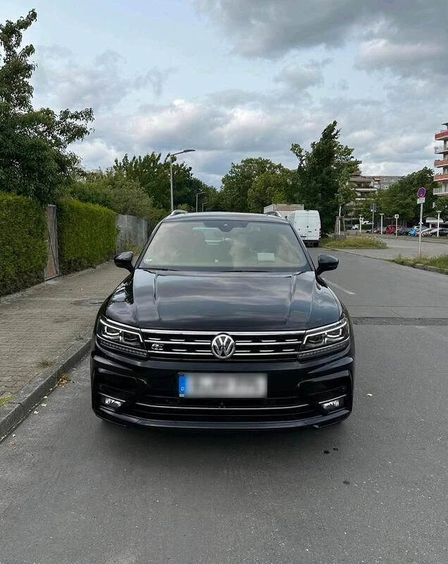 Schwarz Gebraucht 2017 VW Tiguan R SUV | 31.900 € (Teuer) - Bild 1/4