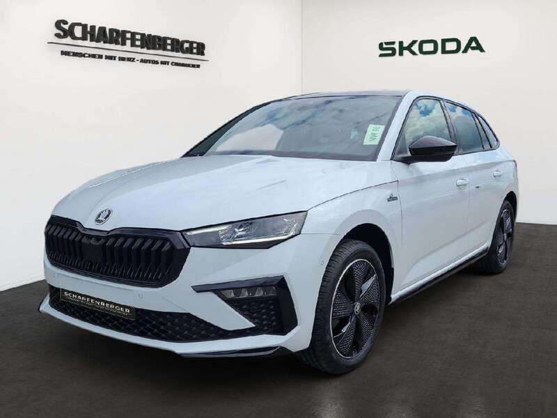 Moonweiss metallic Gebraucht 2025 Skoda Scala Monte Carlo Kleinwagen | 31.093 € - Bild 1/4