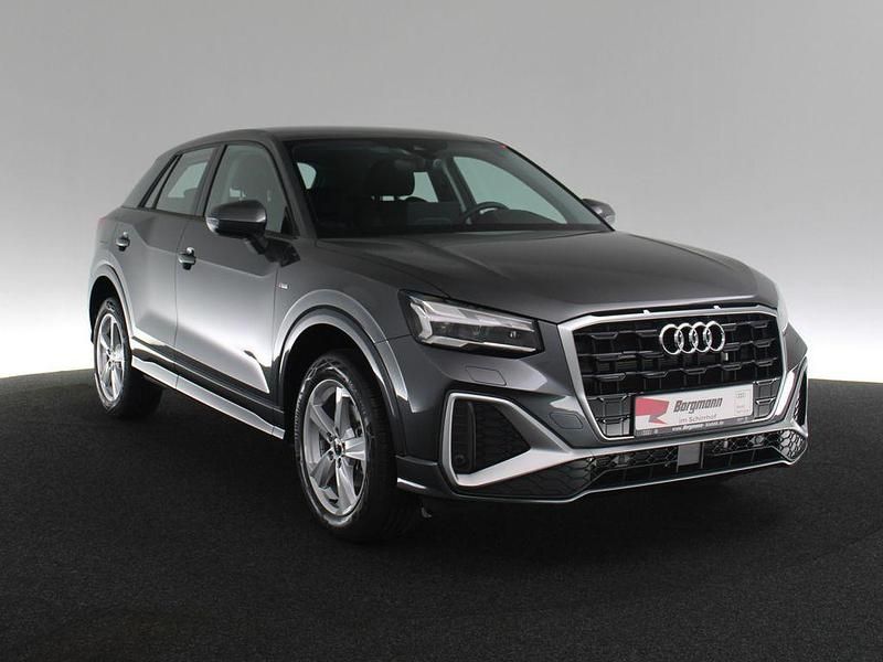 Gebraucht Audi Q2 S-Line 150 PS (110 kW) 2025 Grau / daytonagrau perleffekt SUV