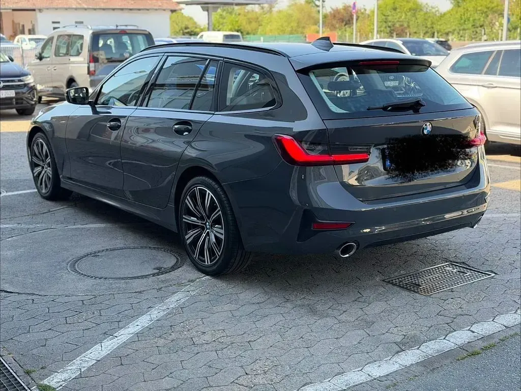 Gebraucht BMW 320 Sport Line 190 PS (139 kW) 2020 Grau Kombi