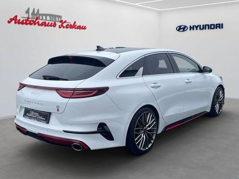 Gebraucht Kia ProCeed GT 204 PS (150 kW) 2023 Weiß Limousine