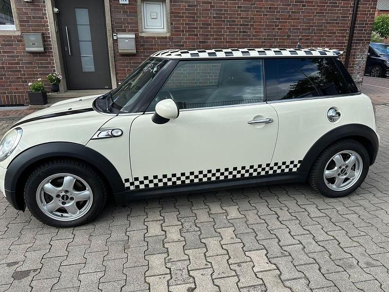 Gebraucht Mini Cooper 120 PS (88 kW) 2010 Weiß Kleinwagen