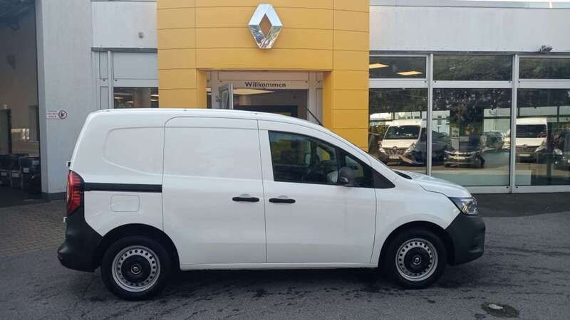 Mineralweiß Gebraucht 2022 Renault Kangoo Rapid Advance Van / Kleinbus | 27.990 € (Teuer) - Bild 1/4