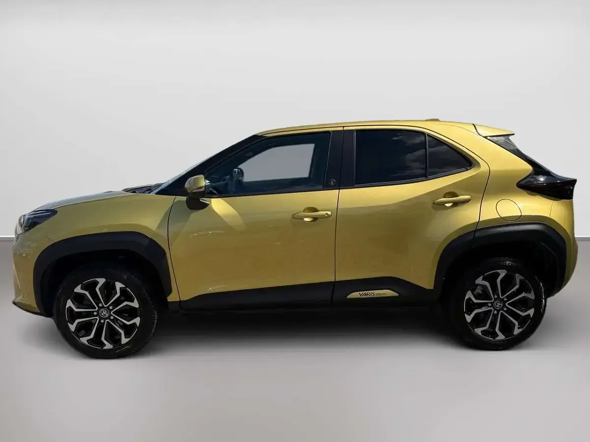 Gebraucht Toyota Yaris Cross Team 116 PS (85 kW) 2023 Gold SUV