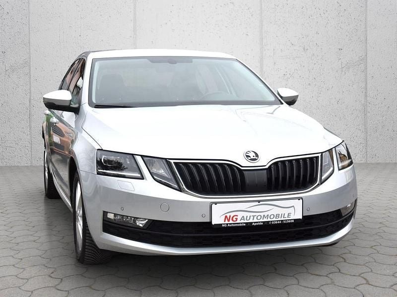 Silber Gebraucht 2017 Skoda Octavia Drive Limousine | 14.990 € (Fairer Preis) - Bild 1/4