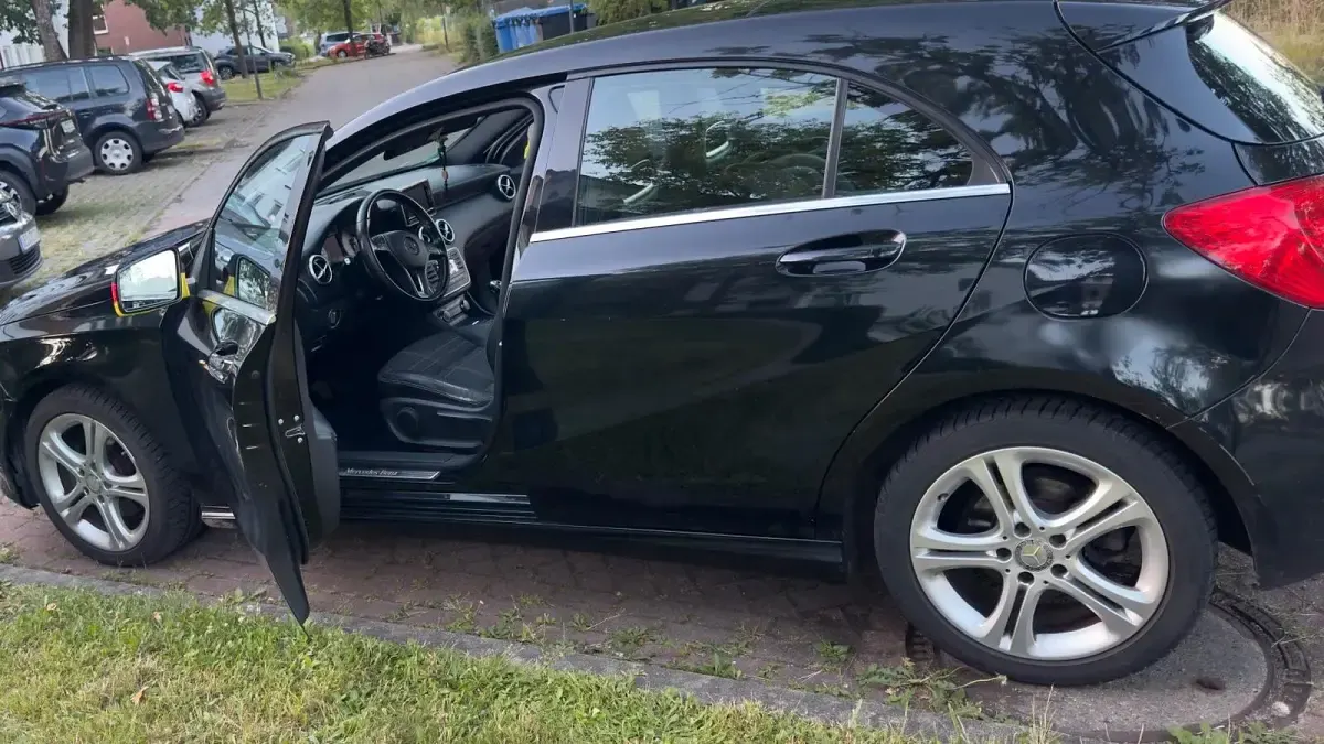 Gebraucht Mercedes A180 2014 Schwarz Kleinwagen
