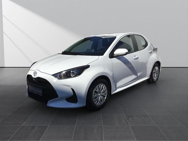 Weiss Gebraucht 2023 Toyota Yaris Comfort Kleinwagen | 15.450 € (Fairer Preis) - Bild 1/4