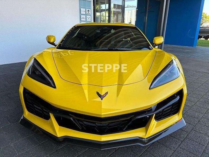 Second-hand Corvette C8 644 CP (473 kW) 2025 Galben Coupe