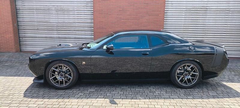 Second-hand Dodge Challenger 492 CP (361 kW) 2016 Negru Coupe