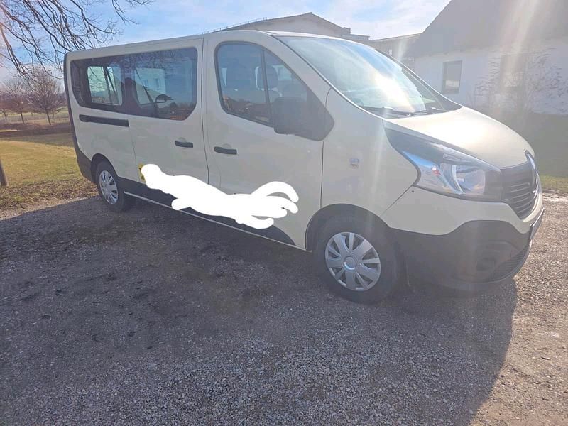 Gebraucht Renault Trafic 130 PS (95 kW) 2017 Beige Van / Kleinbus