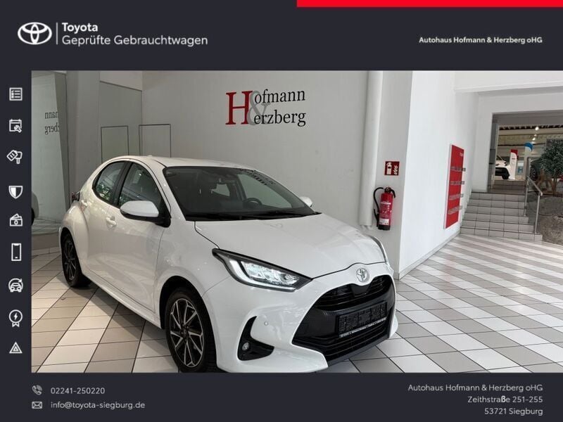 Schneeweiß Gebraucht 2022 Toyota Yaris Basis Limousine | 14.990 € (Guter Preis) - Bild 1/4