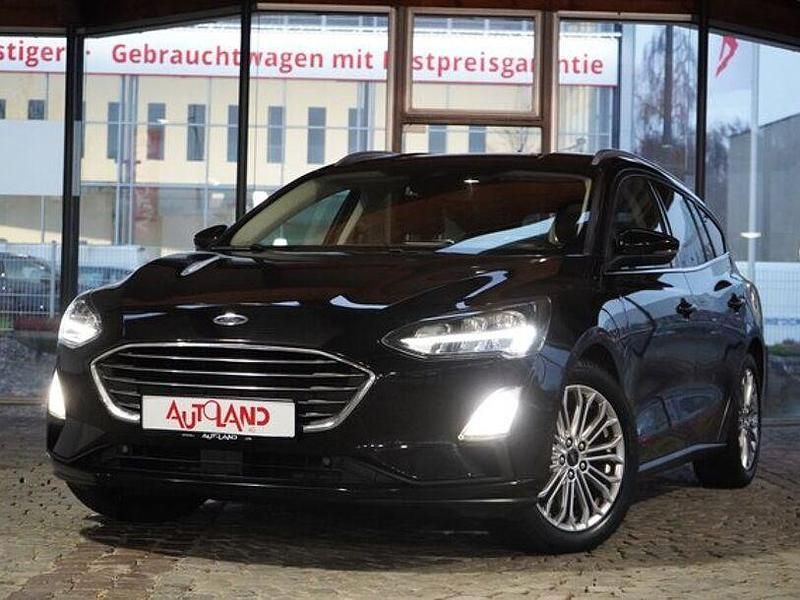Gebraucht Ford Focus Titanium 125 PS (91 kW) 2020 Schwarz Kombi