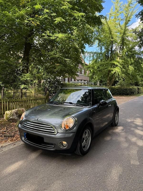 Grau Gebraucht 2009 Mini ONE Kleinwagen | 3.990 € (Teuer) - Bild 1/4