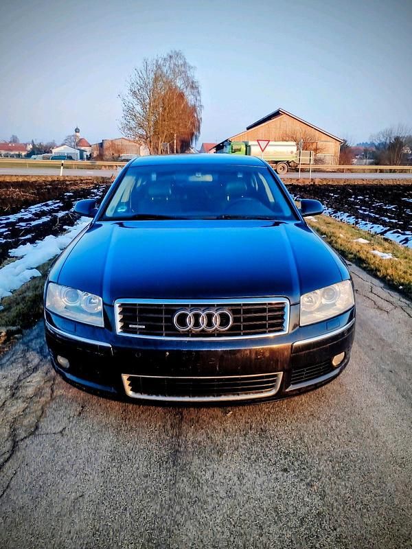 Gebraucht Audi A8 285 PS (209 kW) 2004 Blau Limousine