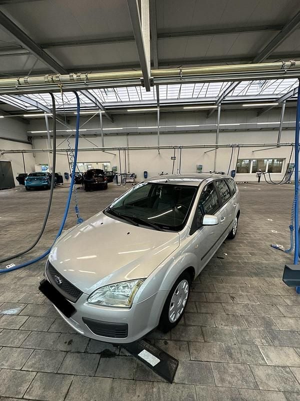 Używany Ford Focus 116 KM (85 kW) 2007 Srebrny Kombi