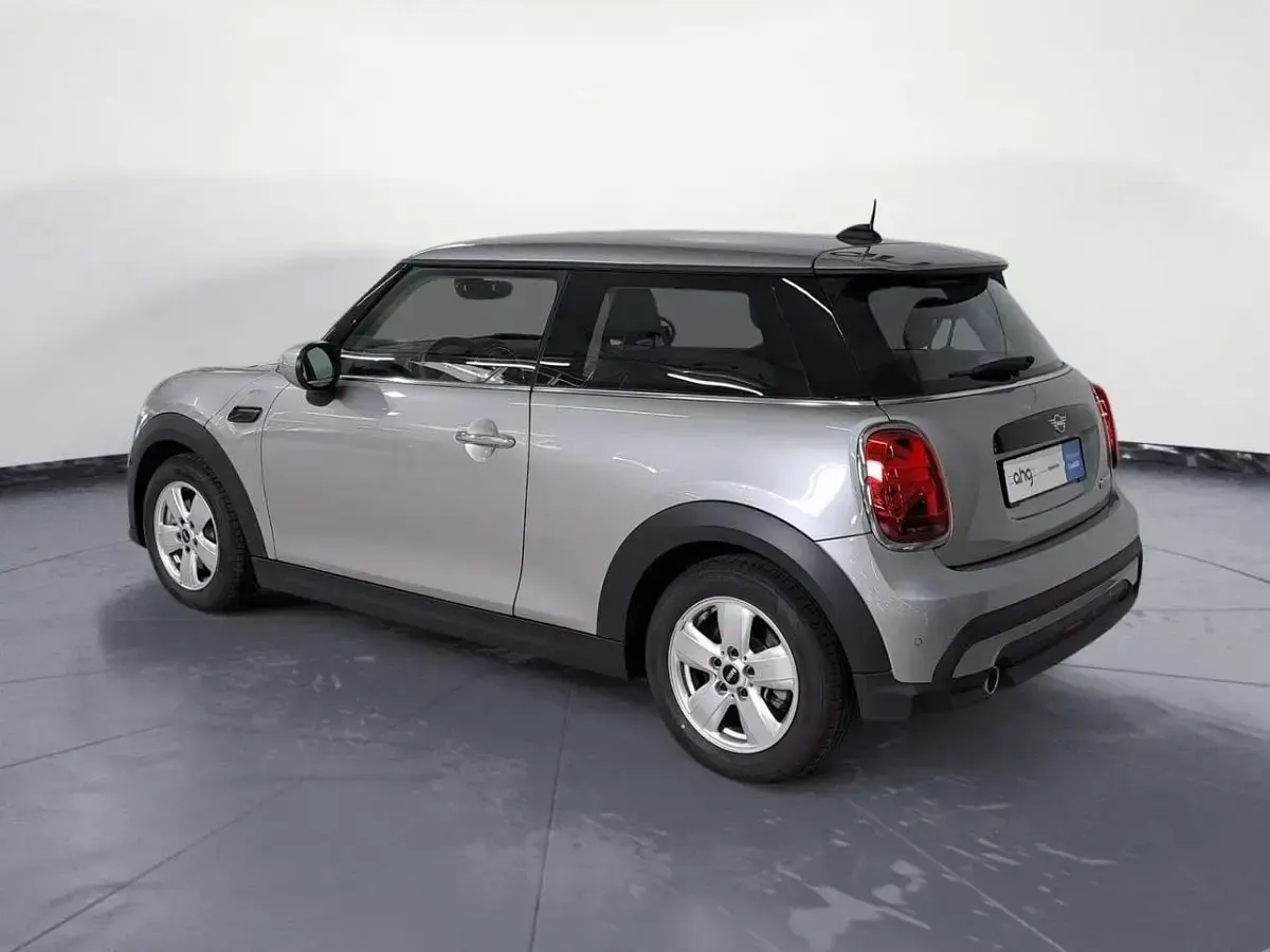 Gebraucht Mini Cooper Essential 136 PS (100 kW) 2023 Silber Kleinwagen