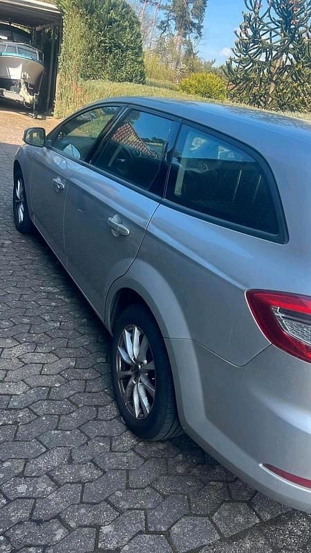 Gebraucht Ford Mondeo 116 PS (85 kW) 2014 Silber Kombi