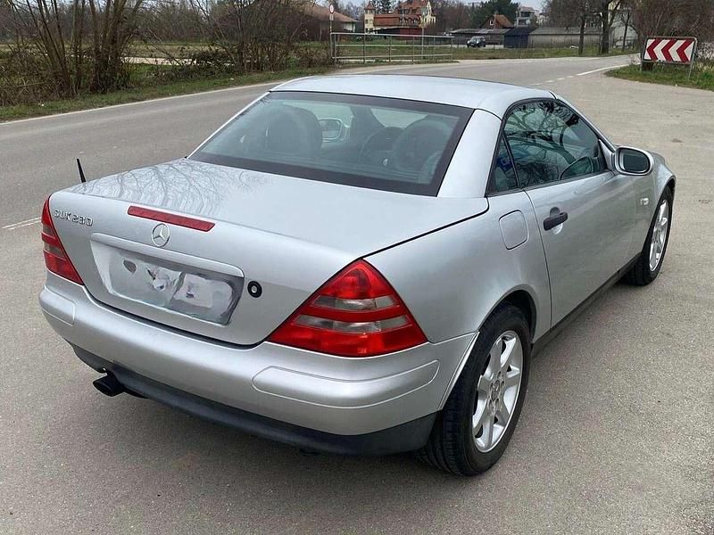 Gebraucht Mercedes SLK230 193 PS (141 kW) 1998 Silber Cabrio