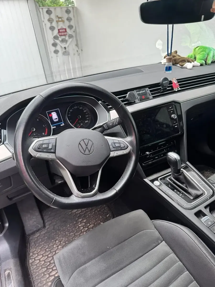 Gebraucht VW Passat Elegance 150 PS (110 kW) 2023 Schwarz Kombi