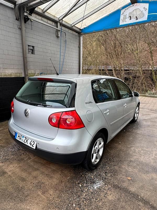 Silber Gebraucht 2007 VW Golf V Kleinwagen | 3.400 € (Fairer Preis) - Bild 1/4