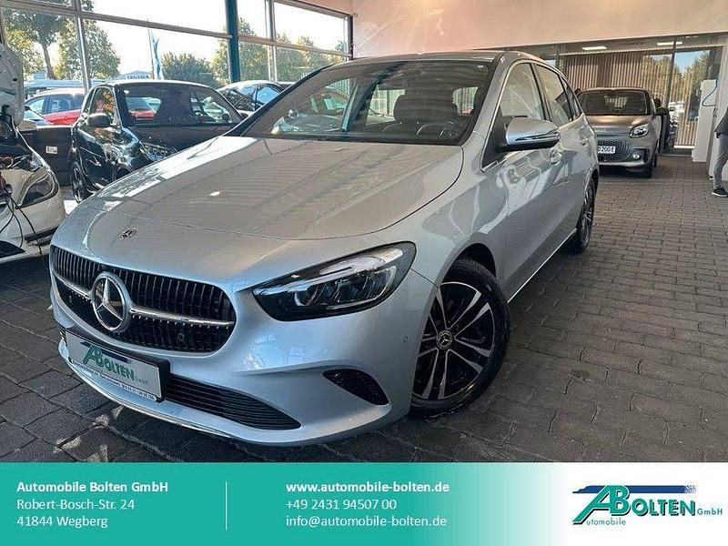 Gebraucht Mercedes B180 116 PS (85 kW) 2024 Silber Van / Kleinbus