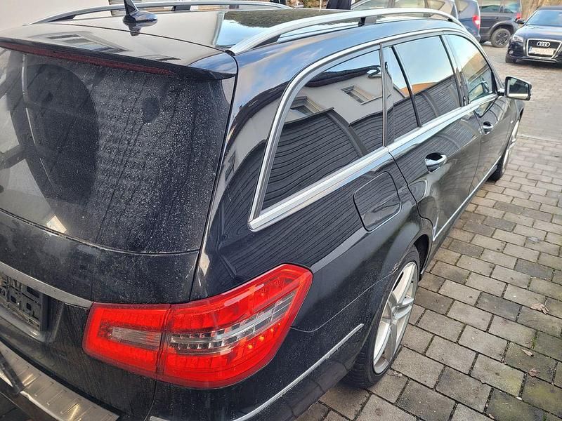 Gebraucht Mercedes E350 265 PS (194 kW) 2011 Schwarz Kombi