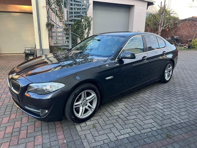 Käytetty BMW 523 204 HP (150 kW) 2010 Musta Sedan