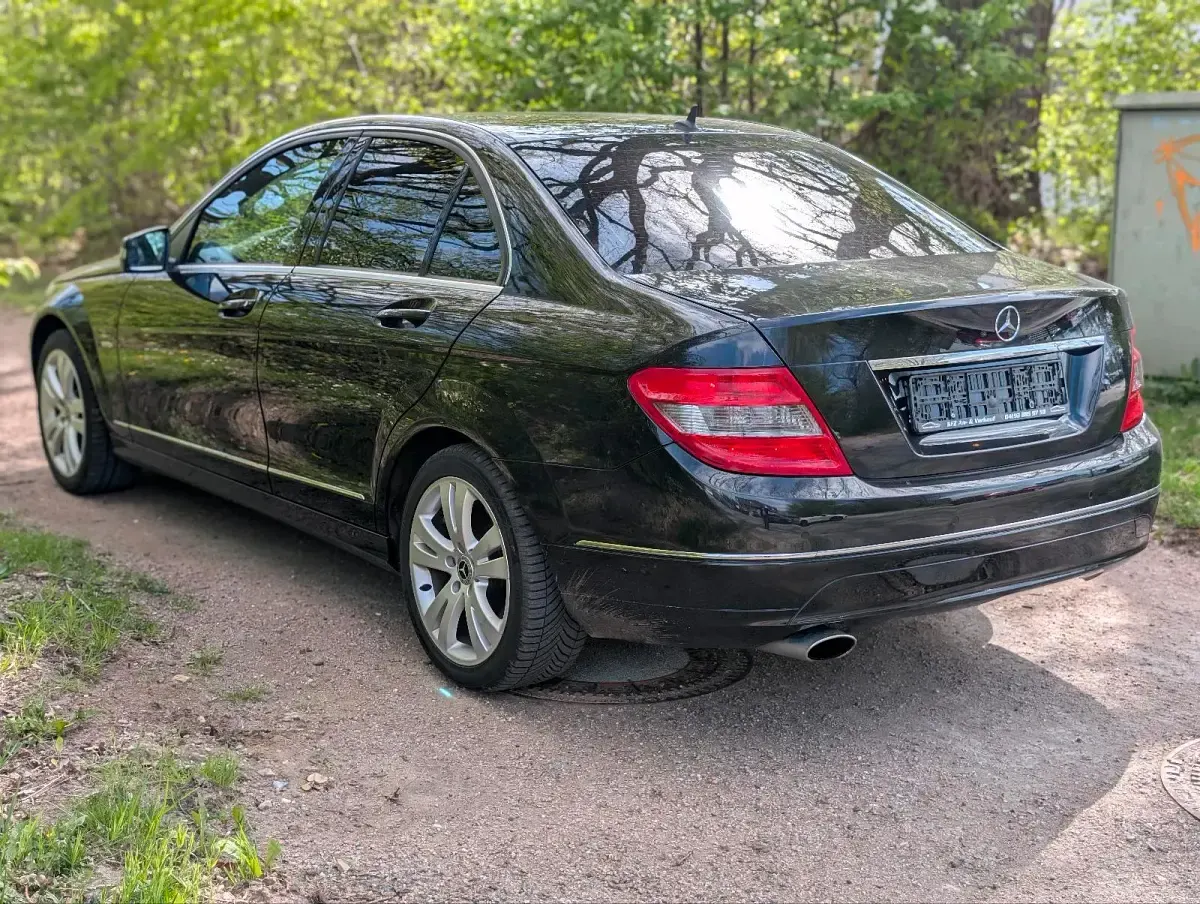 Gebraucht Mercedes C200 184 PS (135 kW) 2009 Schwarz Limousine