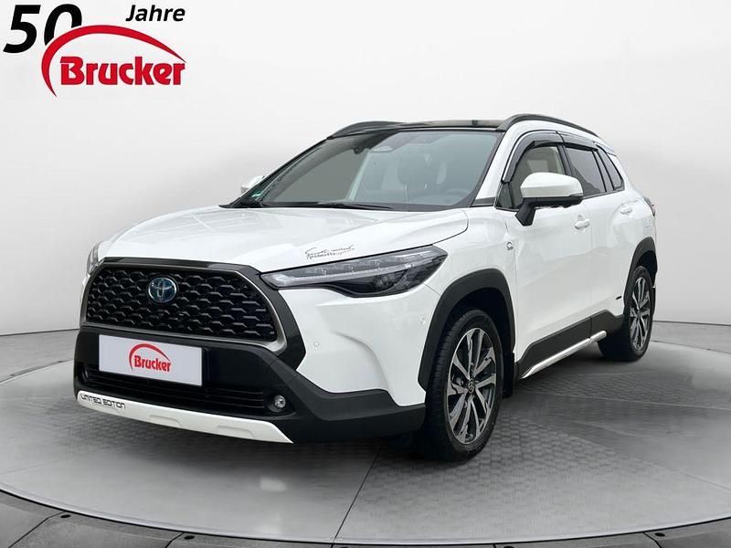 Schneeweiß Gebraucht 2023 Toyota Corolla Cross Basis SUV | 36.990 € (Etwas zu teuer) - Bild 1/4