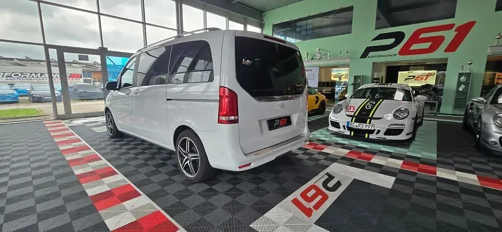 Gebraucht Mercedes V250 190 PS (139 kW) 2021 Weiß Van / Kleinbus