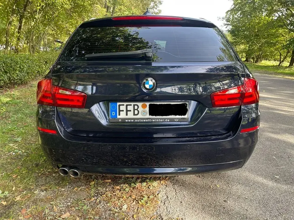 Gebraucht BMW 520 184 PS (135 kW) 2013 Blau Limousine