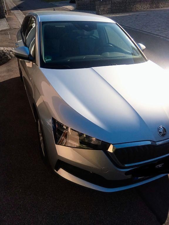 Gebraucht Skoda Scala Ambition 116 PS (85 kW) 2019 Silber Kleinwagen