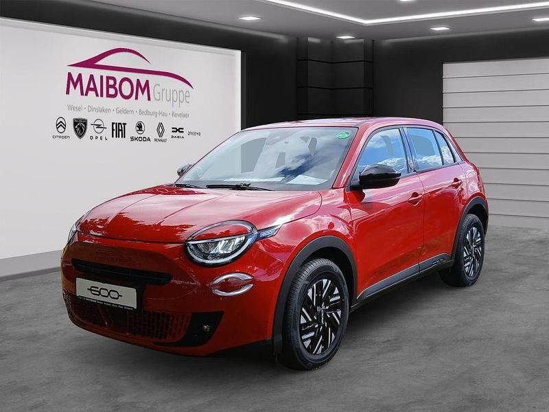 Orange Neu 2025 Fiat 600E Red SUV | 27.990 € (Superpreis) - Bild 1/4