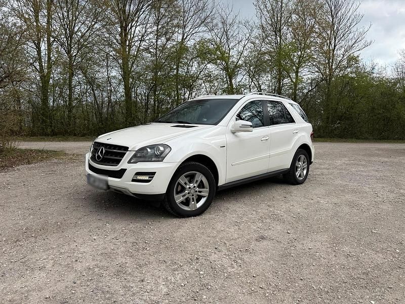 Gebraucht Mercedes ML300 204 PS (150 kW) 2011 Weiß SUV