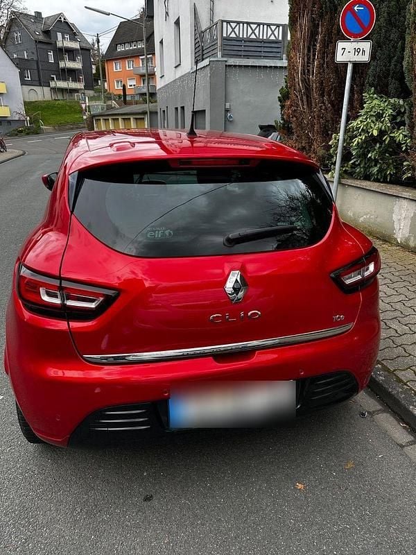 Gebraucht Renault Clio IV Intens 90 PS (66 kW) 2017 Rot Kleinwagen