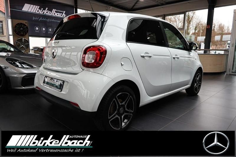 Gebraucht Smart ForFour Electric Drive 60 kW (82 PS) 2020 Weiß Limousine