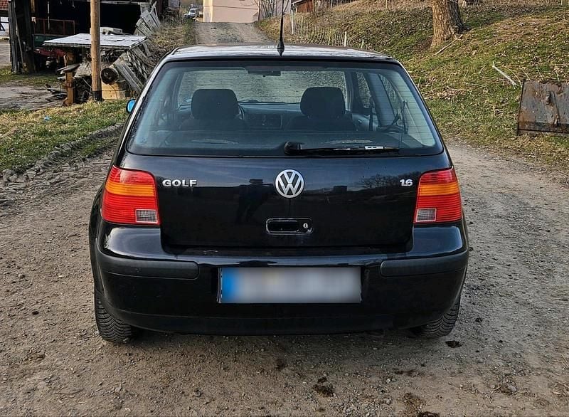 Gebraucht VW Golf IV 105 PS (77 kW) 2001 Schwarz Kleinwagen